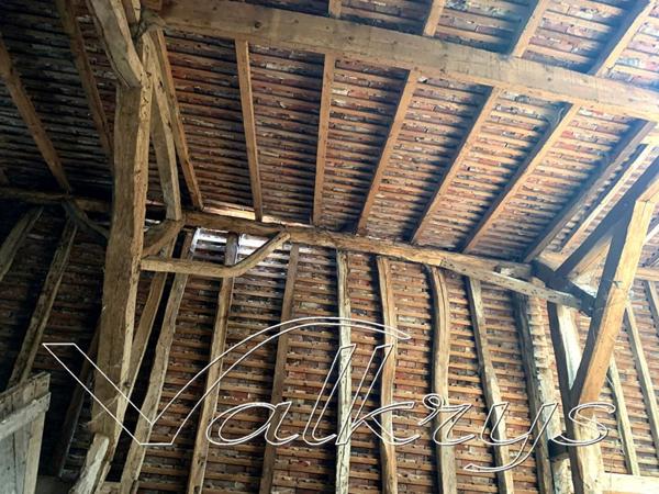 Maison et dépendances à restaurer à 15mn Autoroute sortie La Ferté Bernard