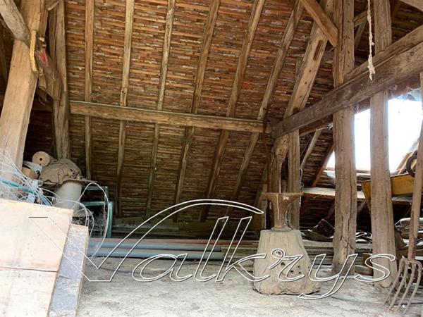 Maison et dépendances à restaurer à 15mn Autoroute sortie La Ferté Bernard