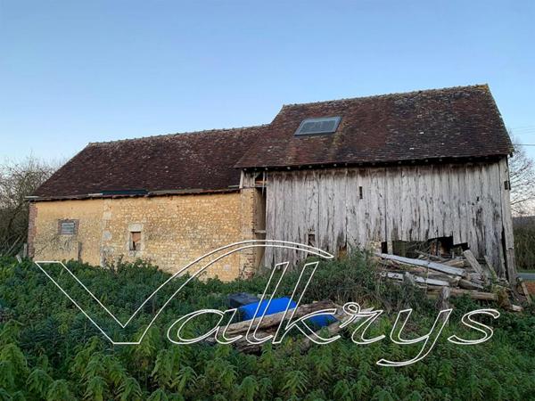 Maison et dépendances à restaurer à 15mn Autoroute sortie La Ferté Bernard