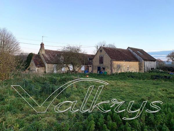 Maison et dépendances à restaurer à 15mn Autoroute sortie La Ferté Bernard