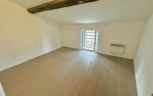 Appartement à louer    4 pièces •  Taluyers