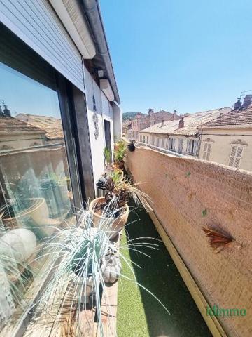 Rare Draguignan centre bel appartement F3 traversant avec terrasse et balcon en dernier étage 159000€ dpe d Draguignan (83300)