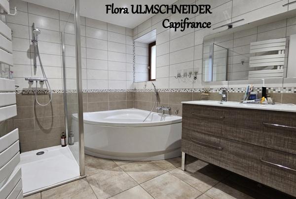 Authenticité et espace : grande maison mitoyenne en pierre avec 5 chambres à vendre à CHINDRIEUX avec garage et terrain proche du lac du Bourget