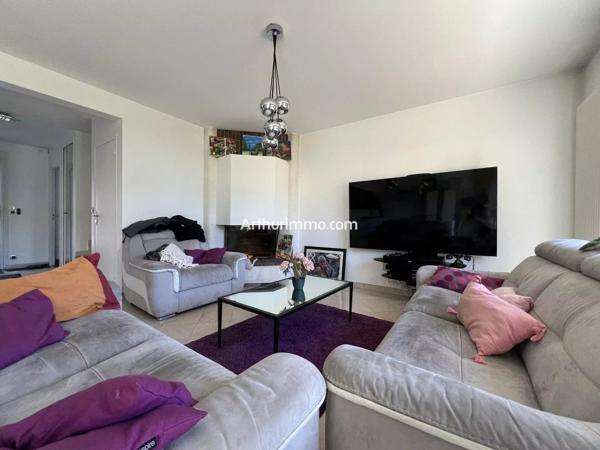 Vente                                                      Maison
                        
                     5 pièces                      122 m2                     à Sucy-en-Brie