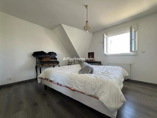 Vente                                                      Maison
                        
                     5 pièces                      122 m2                     à Sucy-en-Brie