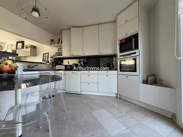 Vente                                                      Maison
                        
                     5 pièces                      122 m2                     à Sucy-en-Brie