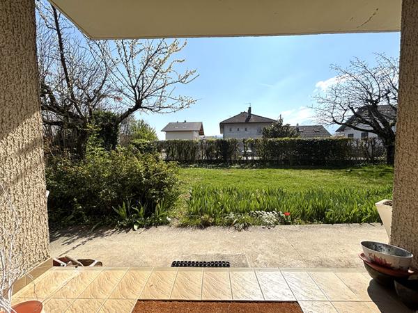 Superbe maison familiale de qualité avec terrasse, terrain plat et dépendances à Bissy