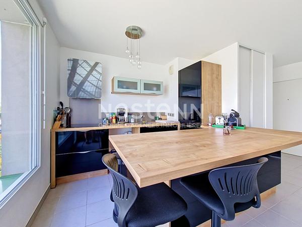Appartement 3 pièces Bois-d'Arcy Croix Bonnet dernier étage d'une résidence récente, balcon et parking