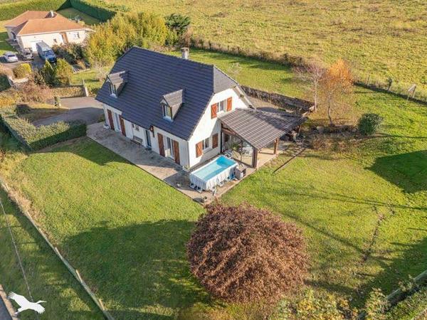 Maison à vendre |  Serres-Sainte-Marie |  6 pièces | 142 m²