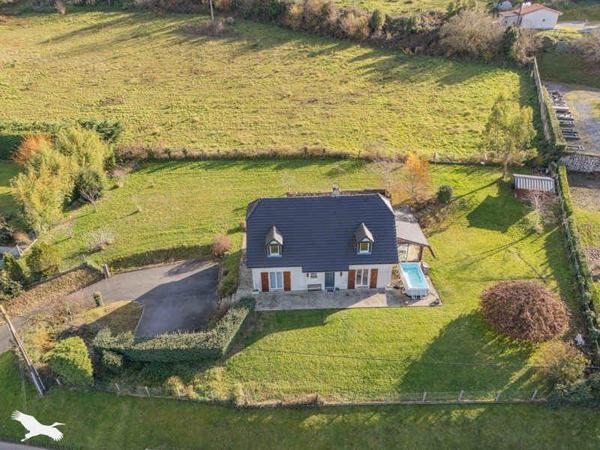 Maison à vendre |  Serres-Sainte-Marie |  6 pièces | 142 m²