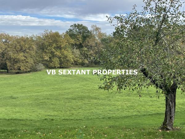 A 15mn de Bordeaux,  environnement exceptionnel pour ce domaine de 8 hectares avec 3 maisons