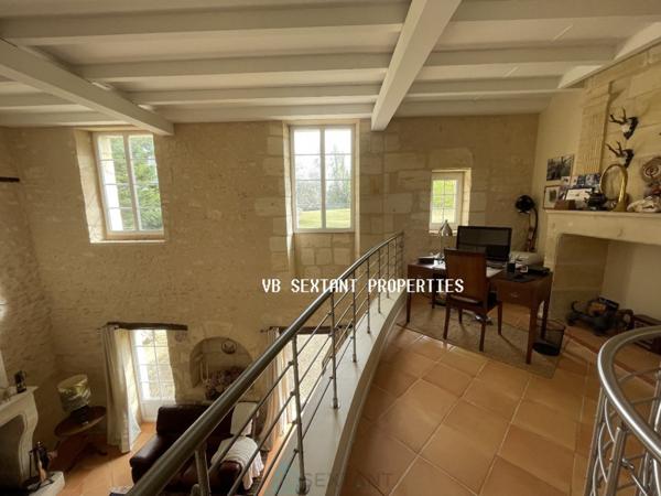 15mn de Bordeaux,belle propriété, 8 hectares,avec ancienne ferme réhabilitée et deux maisons annexes