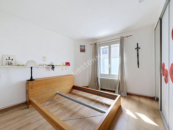 Maison familiale à Vendre à Rezé - 5 Pièces, 111 m², Terrain 279 m²