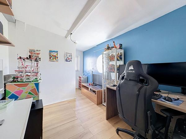 Maison familiale à Vendre à Rezé - 5 Pièces, 111 m², Terrain 279 m²