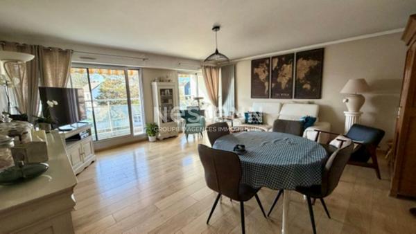 Appartement bois guillaume 100m² 3 chambres dernier étage balcon 4 parkings sans travaux