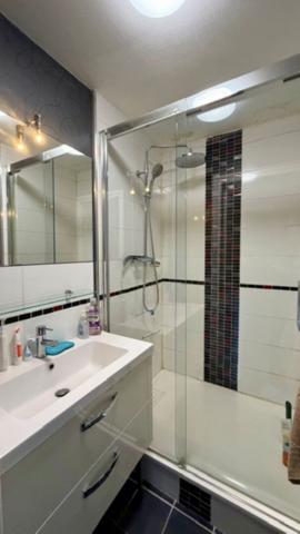 Appartement bois guillaume 100m² 3 chambres dernier étage balcon 4 parkings sans travaux