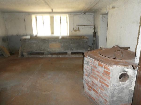 LE THILLOT (88)Maison bourgeoise de caractère à rénover de 280 m²sur trois niveaux, terrain 1000 m²+ garage.