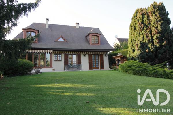 Maison à vendre 7 pièces 185 m² Mandres-les-Roses