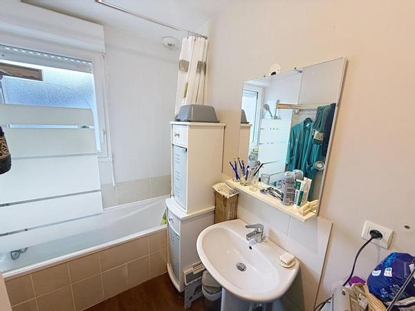 SURZUR Appartement T3 en DUPLEX de 67,70 m2, lumineux. À pied du bourg