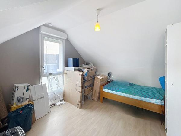 SURZUR Appartement T3 en DUPLEX de 67,70 m2, lumineux. À pied du bourg