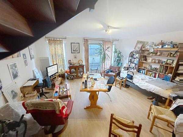 SURZUR Appartement T3 en DUPLEX de 67,70 m2, lumineux. À pied du bourg