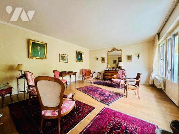 TOURS 
Rue Losserand
Quartier Paul Bert
Proche tramway et pont  Wilson