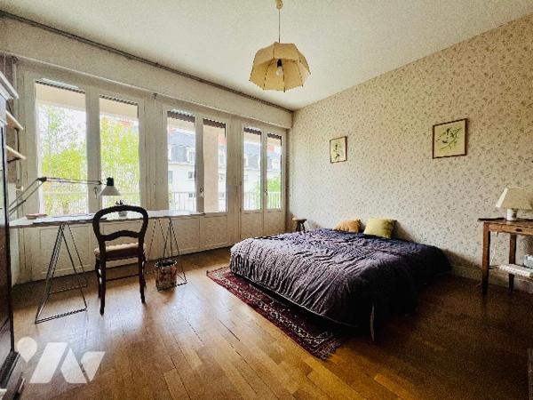 TOURS 
Rue Losserand
Quartier Paul Bert
Proche tramway et pont  Wilson