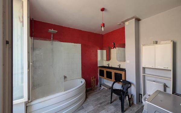 Maison à vendre    4 pièces •  Montfrin