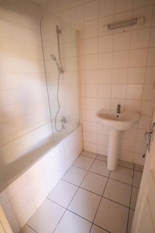 102m² - T3 - RUE CARNOT - CENTRE VILLE/ANGLE LOUIS BLANC