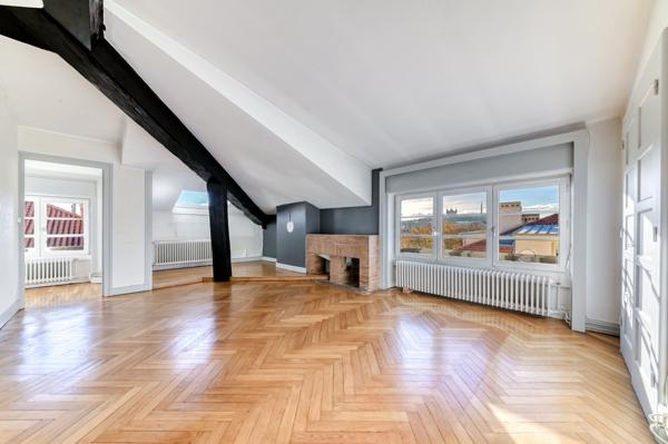 LYON 6EME - Place Lyautey : Appartement familial de 167m², 4 chambres, au dernier étage avec vue.