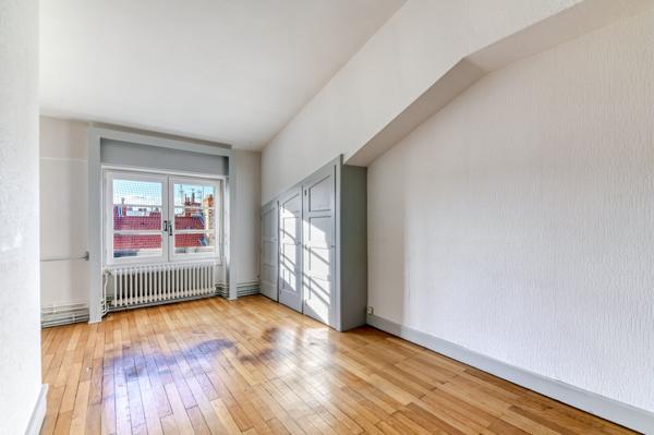 LYON 6EME - Place Lyautey : Appartement familial de 167m², 4 chambres, au dernier étage avec vue.