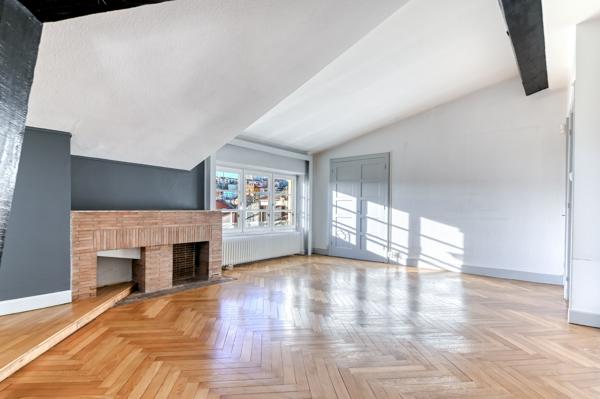 LYON 6EME - Place Lyautey : Appartement familial de 167m², 4 chambres, au dernier étage avec vue.
