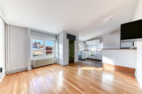 LYON 6EME - Place Lyautey : Appartement familial de 167m², 4 chambres, au dernier étage avec vue.