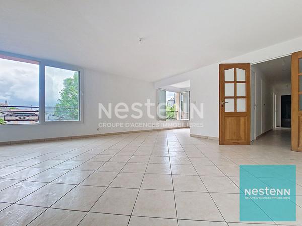 Appartement avec trois chambres et une belle terrasse au coeur de Montereau Fault Yonne