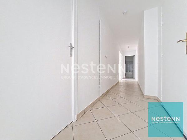 Appartement avec trois chambres et une belle terrasse au coeur de Montereau Fault Yonne