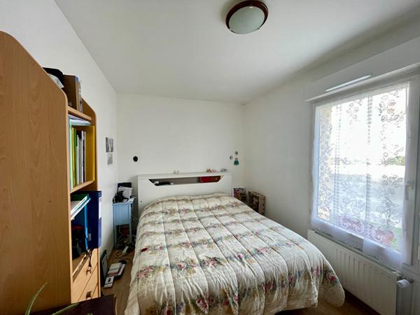 A vendre à LA MEZIERE , Appartement T4 rez-de-chaussée 80m², 3 chambres, Jardin 51m²