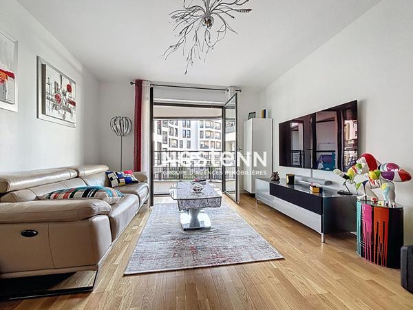 ISSY LES MOULINEAUX - FORT D'ISSY - Vente Appartement 2 pièces de 46,16 m² avec balcon