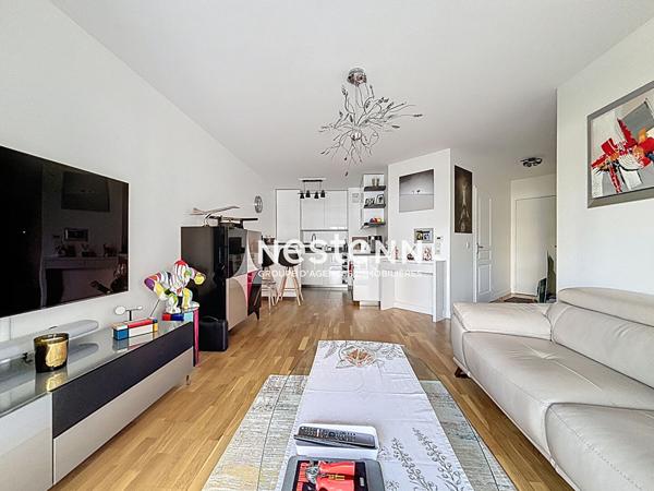 ISSY LES MOULINEAUX - FORT D'ISSY - Vente Appartement 2 pièces de 46,16 m² avec balcon