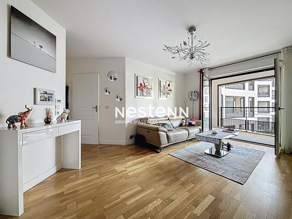ISSY LES MOULINEAUX - FORT D'ISSY - Vente Appartement 2 pièces de 46,16 m² avec balcon