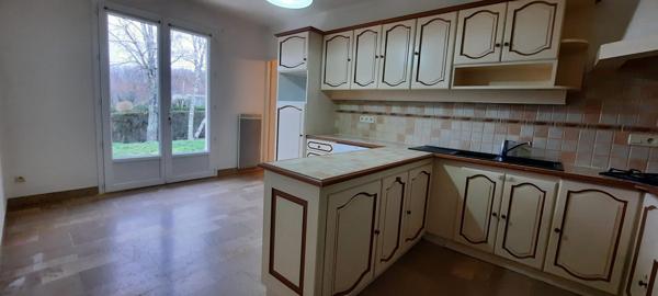 MAISON  180 M²  6 CHAMBRES