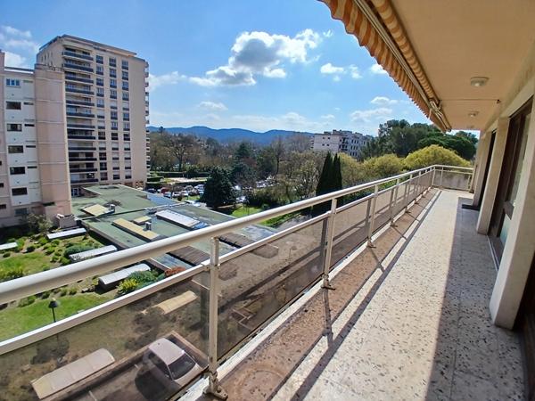 Aix-en-Provence - Type 5 à rénover de 93 m²