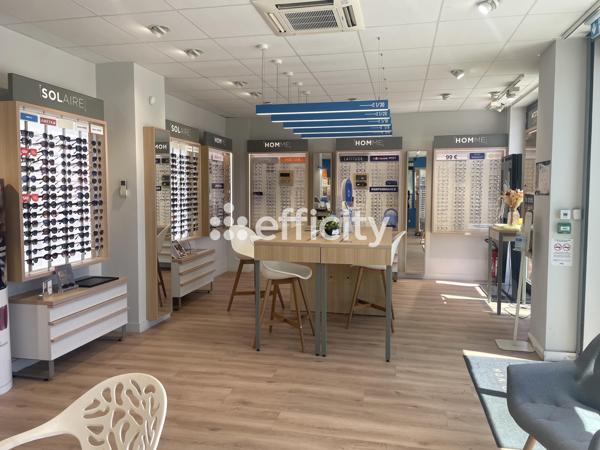 Local Commercial
        
        - 84 m² 57 800 € *