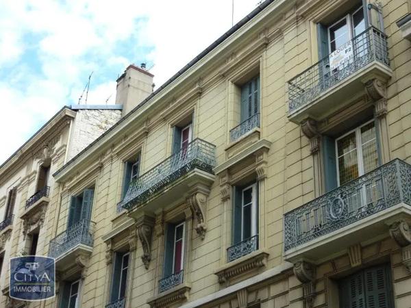 Appartement à louer 2 pièces 53.4m² Saint-Étienne (42000)