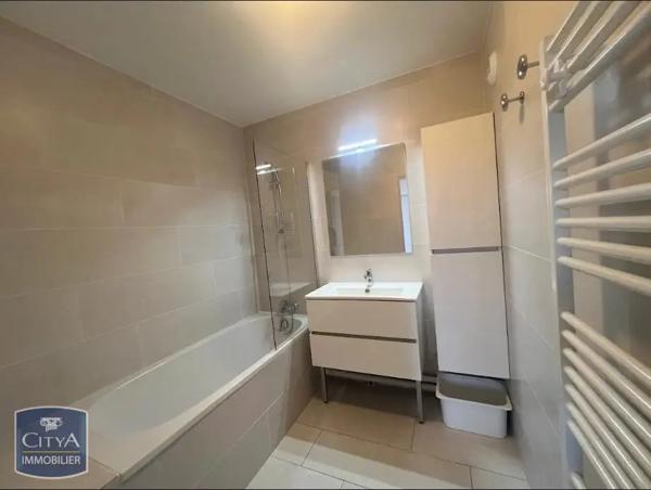 Appartement à louer 4 pièces 100m² Marseille 12e Arrondissement (13012)