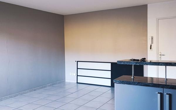 Appartement à louer    2 pièces • 41,89 m2 Marignane