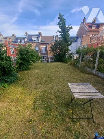 QUARTIER ST ACHEUL : Maison avec cachet de 125 m², JARDIN plein sud