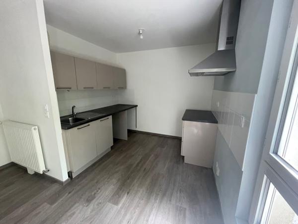 Parking + appartement + parking