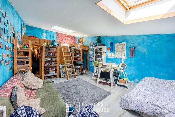 Verneuil sur Seine : maison en plain-pied avec jardin et ses deux ateliers