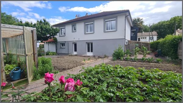 Maison à BRESSUIRE, 79300 - 10 pièces 160m²