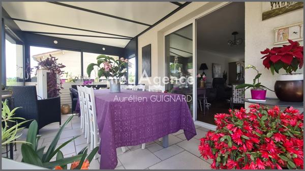 Maison à BRESSUIRE, 79300 - 10 pièces 160m²